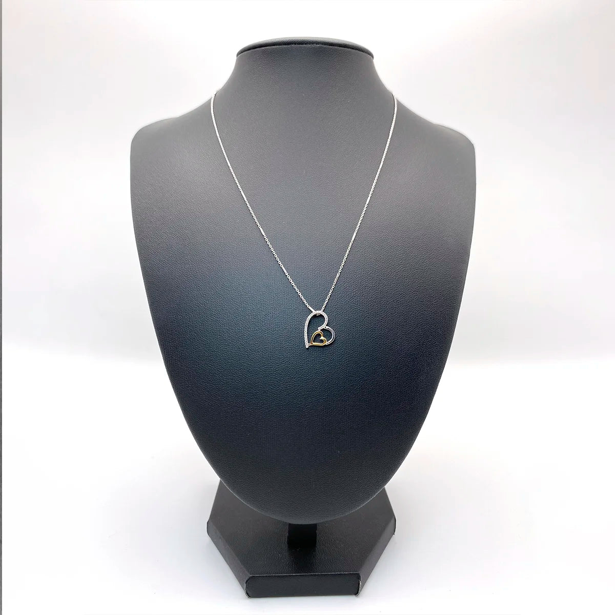 CADENA ORO BLANCO CON DIJE CORAZON CON DIAMANTES