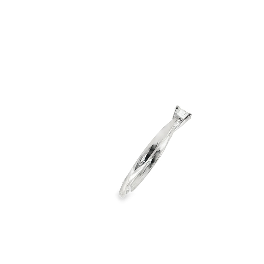 SOLITARIO ORO BLANCO CON DIAMANTE