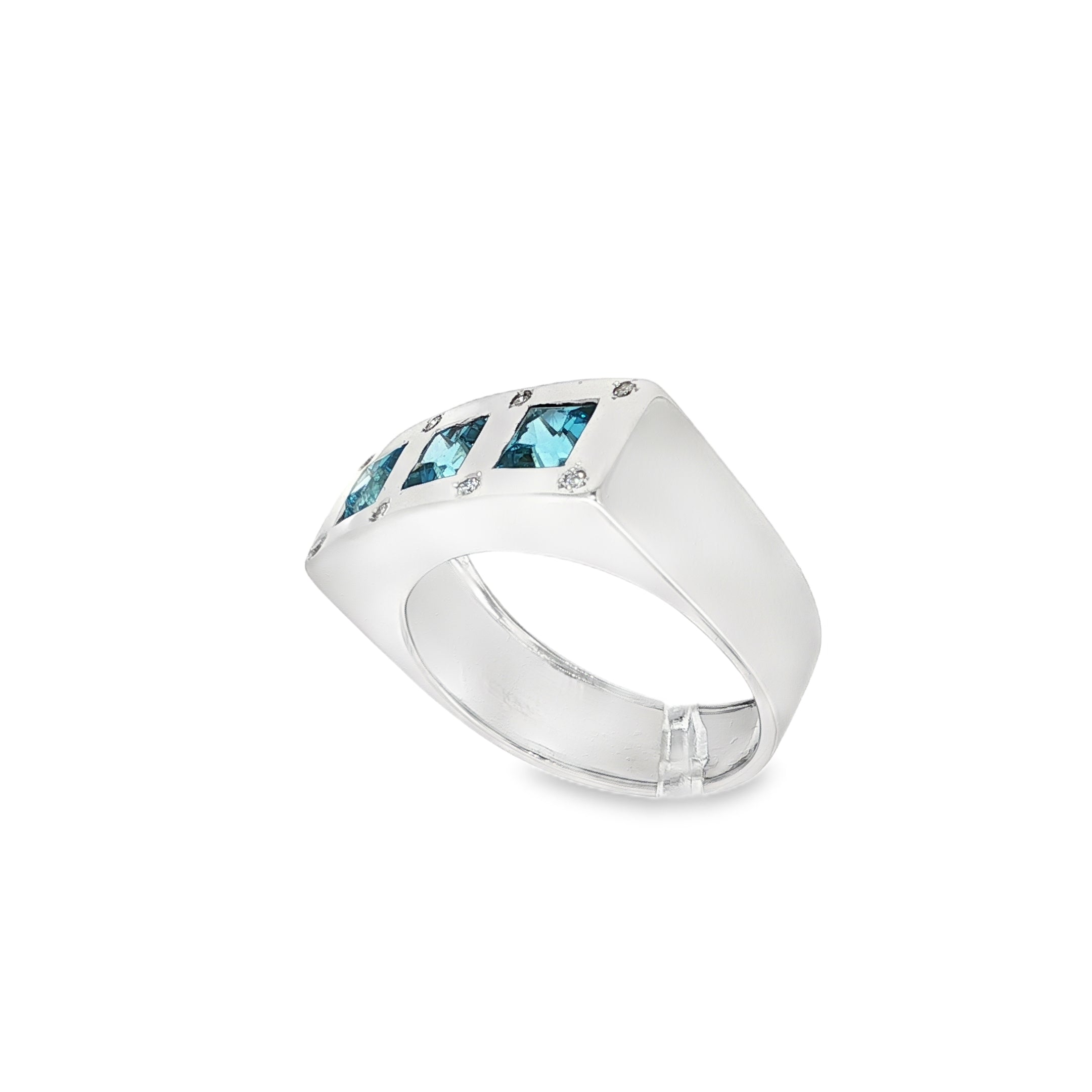 ANILLO ORO BLANCO 3 PIEDRAS AZULES Y DIAMANTES