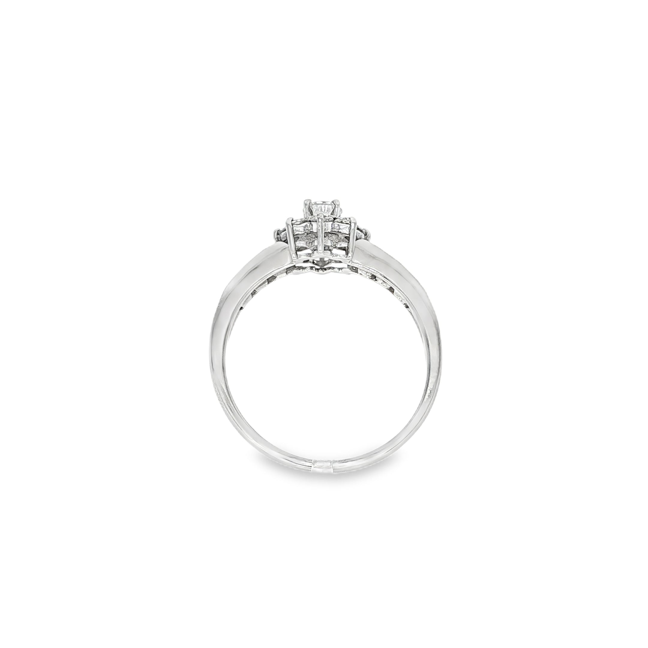 ANILLO FLOR CON DIAMANTES