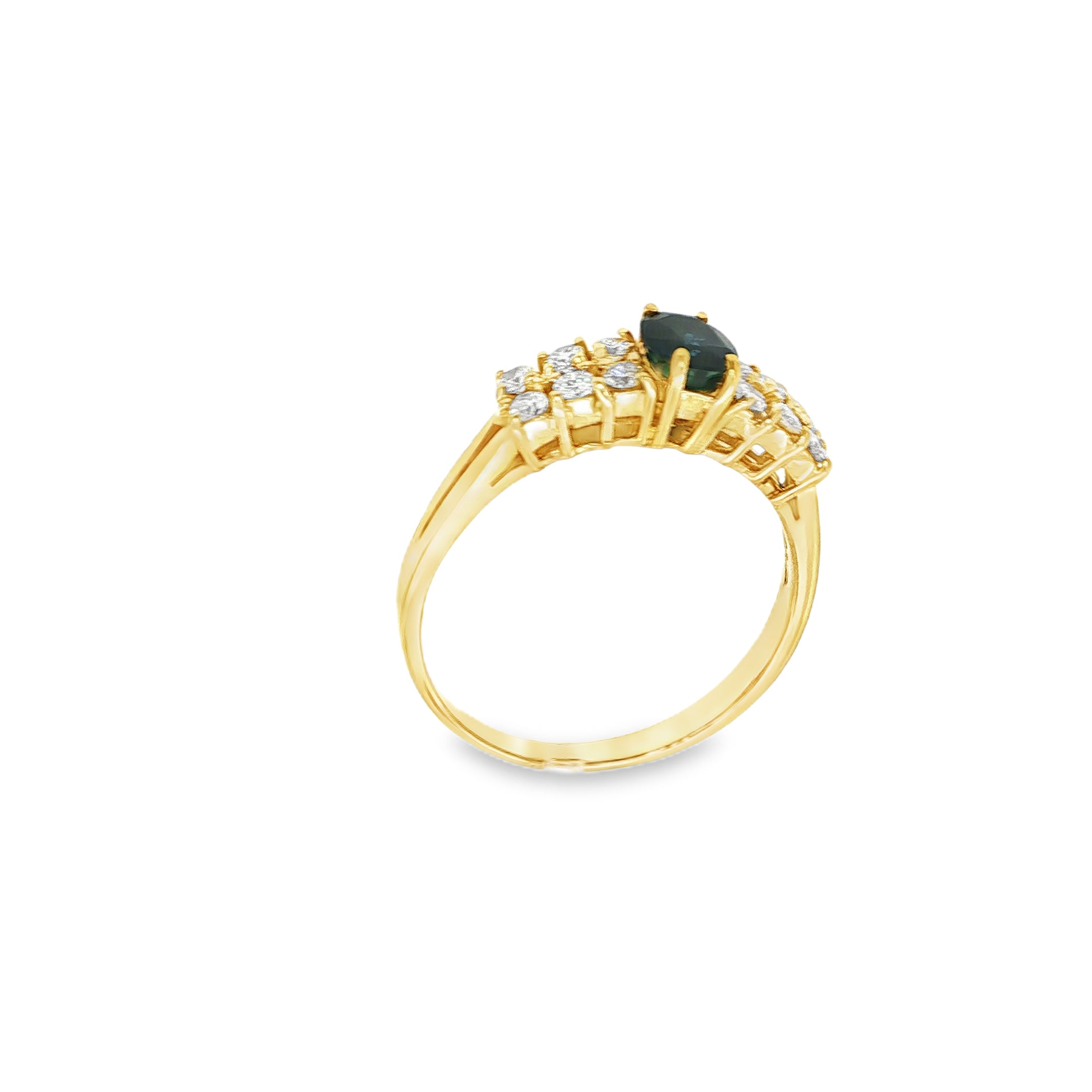 ANILLO CON ZAFIRO Y DIAMANTES