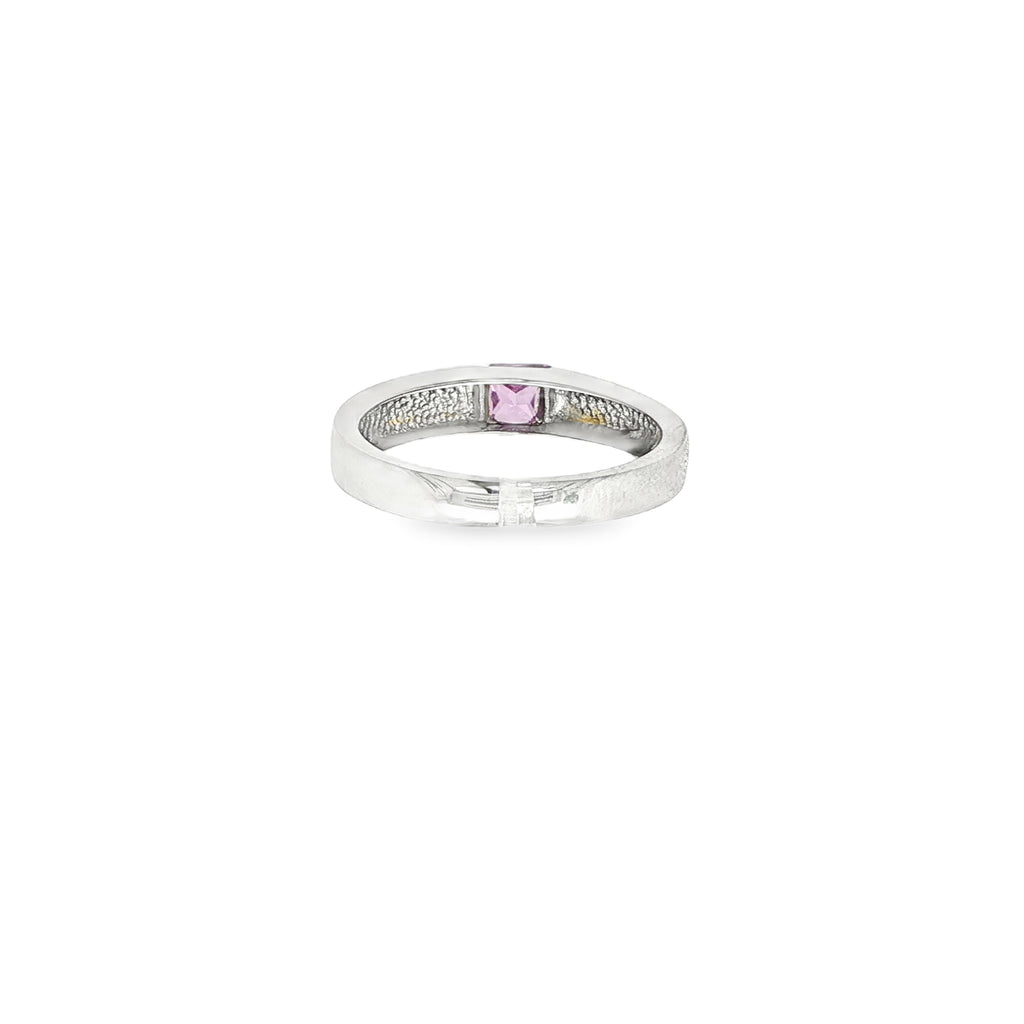 ANILLO DE ORO BLANCO CON PIEDRA LILA