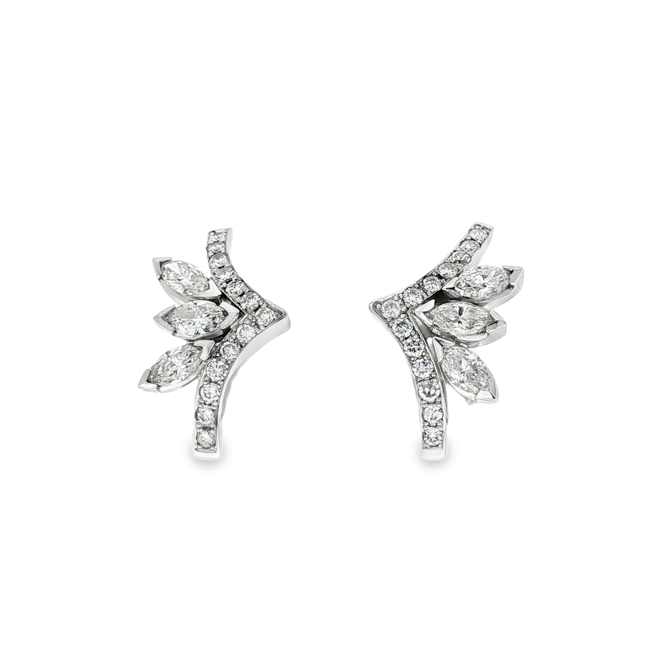 CONJUNTO SORTIJA Y PENDIENTES ORO BLANCO Y MARQUISES