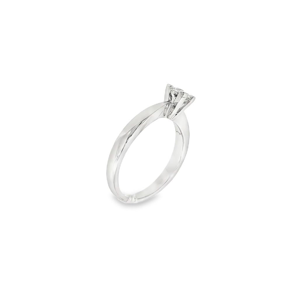 SOLITARIO ORO BLANCO CON DIAMANTE