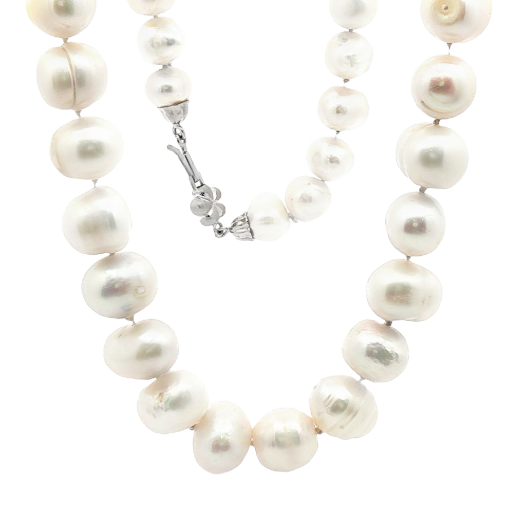 COLLAR DE PERLAS Y CIERRE ORO BLANCO