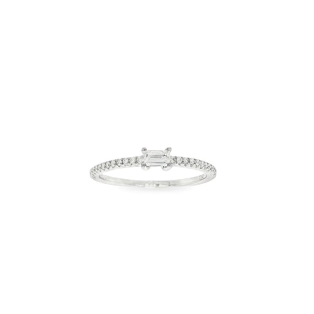 ANILLO ORO BLANCO CON DIAMANTE BAGUETTE Y PUNTAS DE DIAMANTE