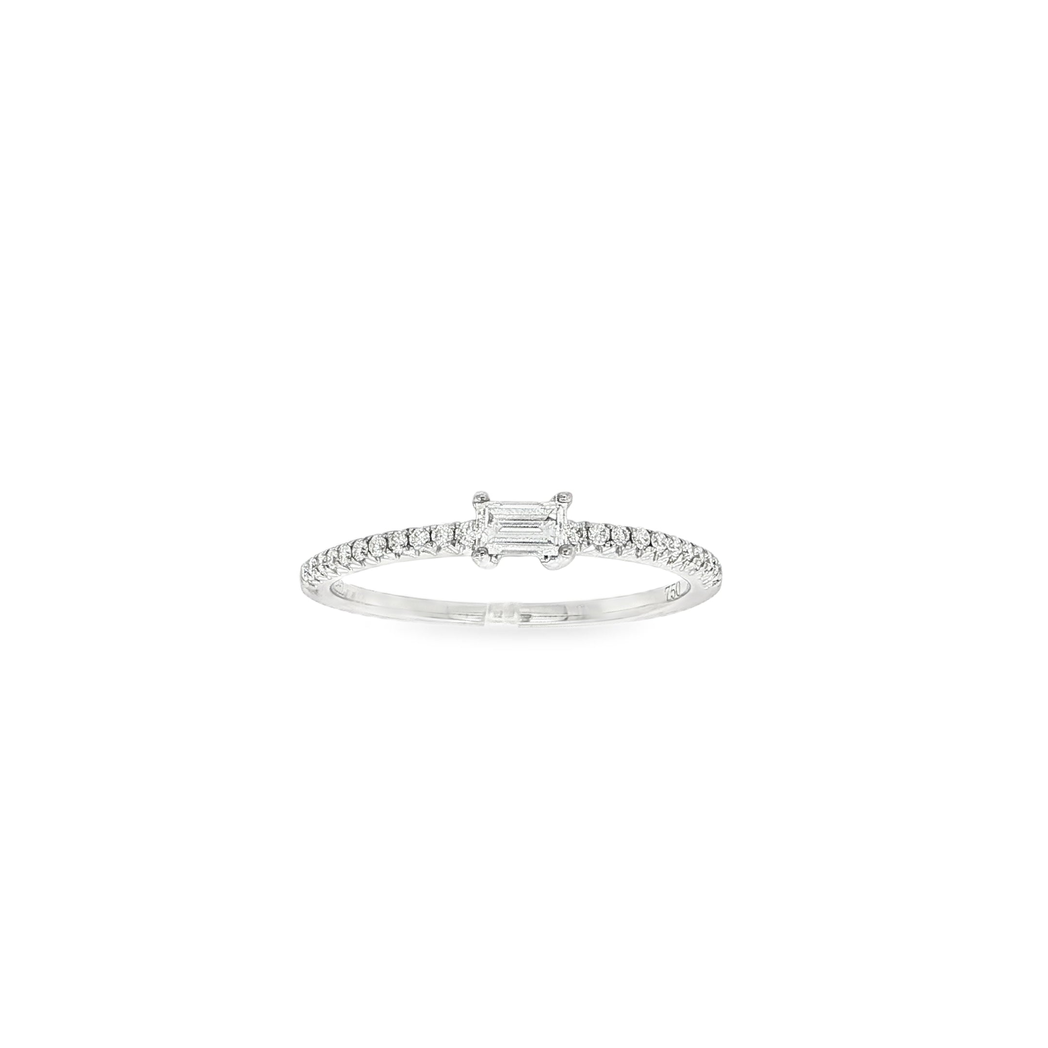 ANILLO ORO BLANCO CON DIAMANTE BAGUETTE Y PUNTAS DE DIAMANTE