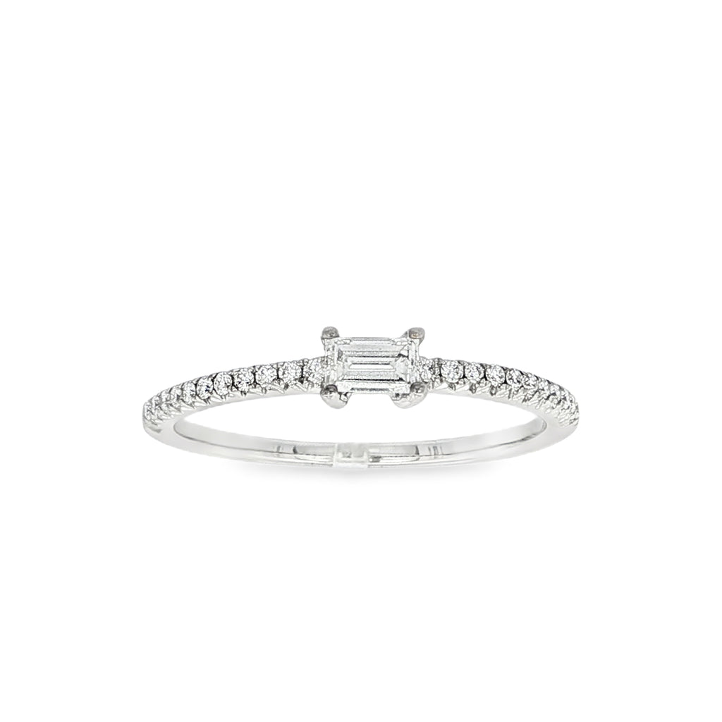 ANILLO ORO BLANCO CON DIAMANTE BAGUETTE Y PUNTAS DE DIAMANTE