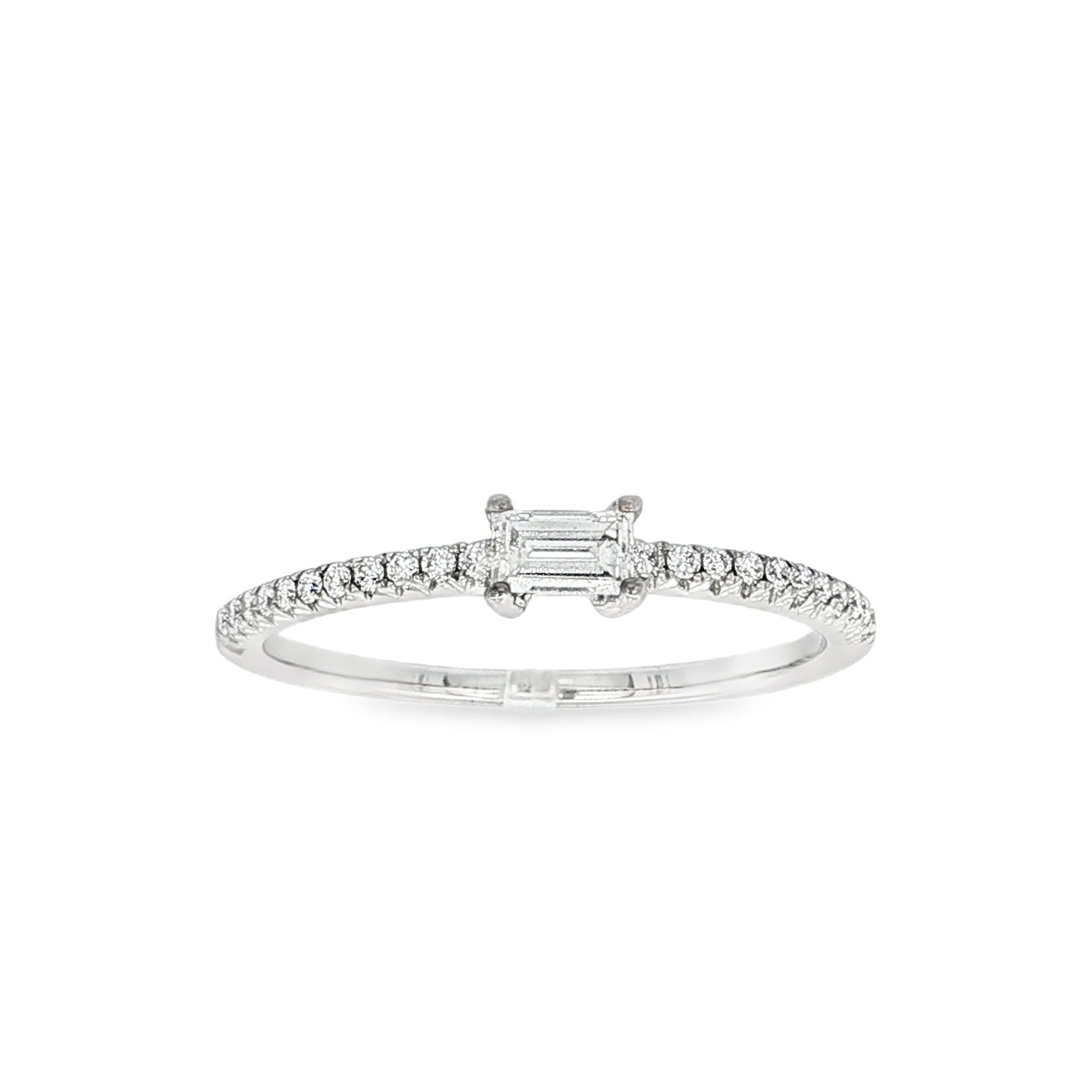 ANILLO ORO BLANCO CON DIAMANTE BAGUETTE Y PUNTAS DE DIAMANTE