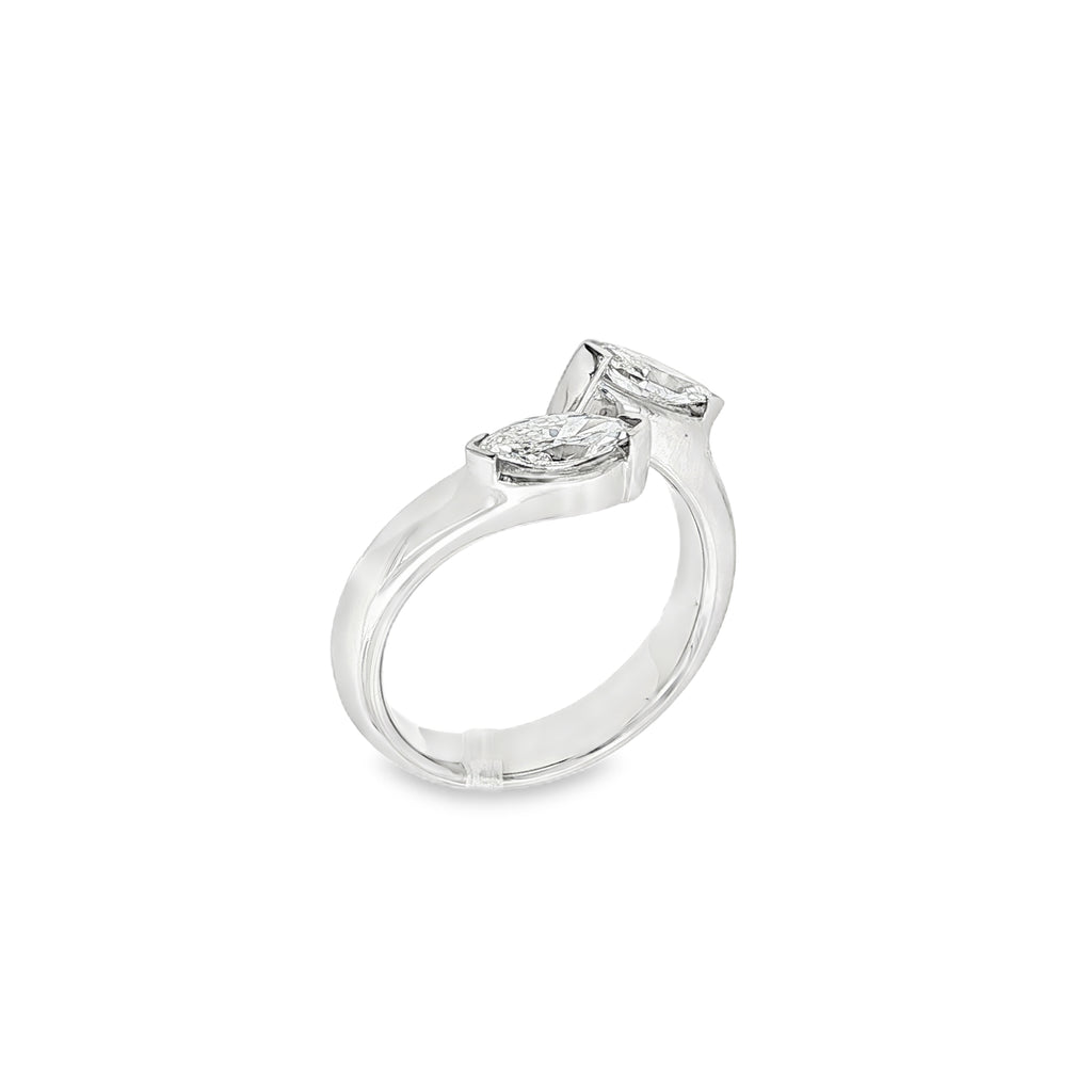 SORTIJA "TU Y YO" ORO BLANCO CON MARQUISES
