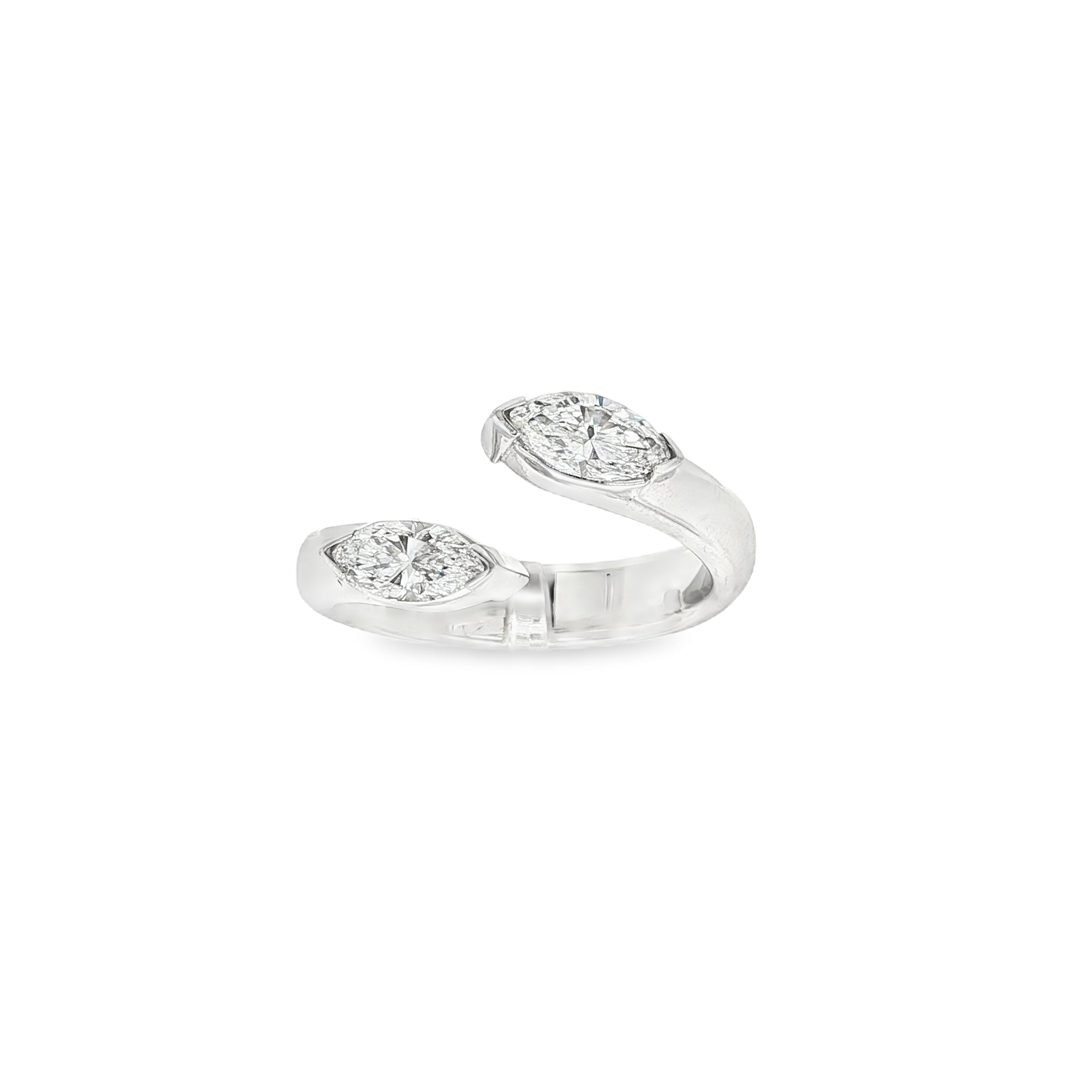 SORTIJA "TU Y YO" ORO BLANCO CON MARQUISES