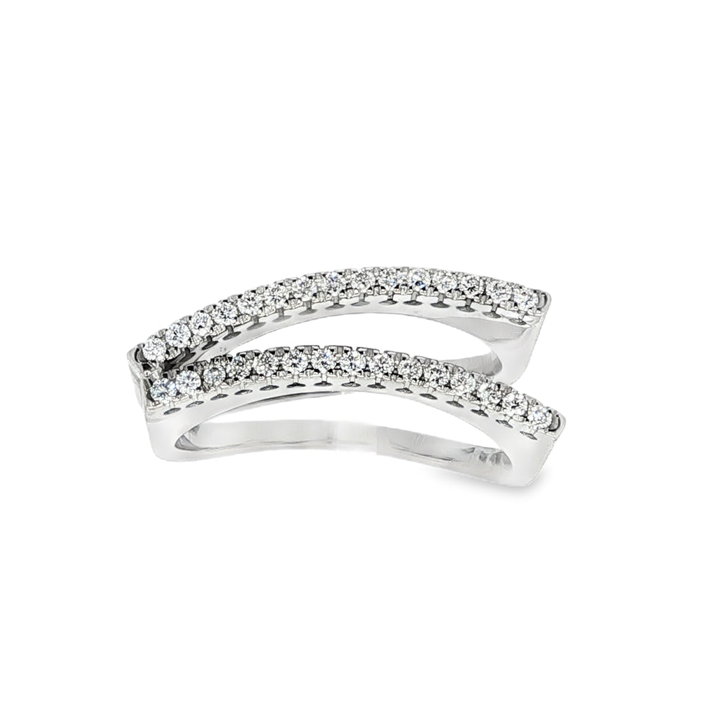ANILLO V DE ORO BLANCO CON DIAMANTES