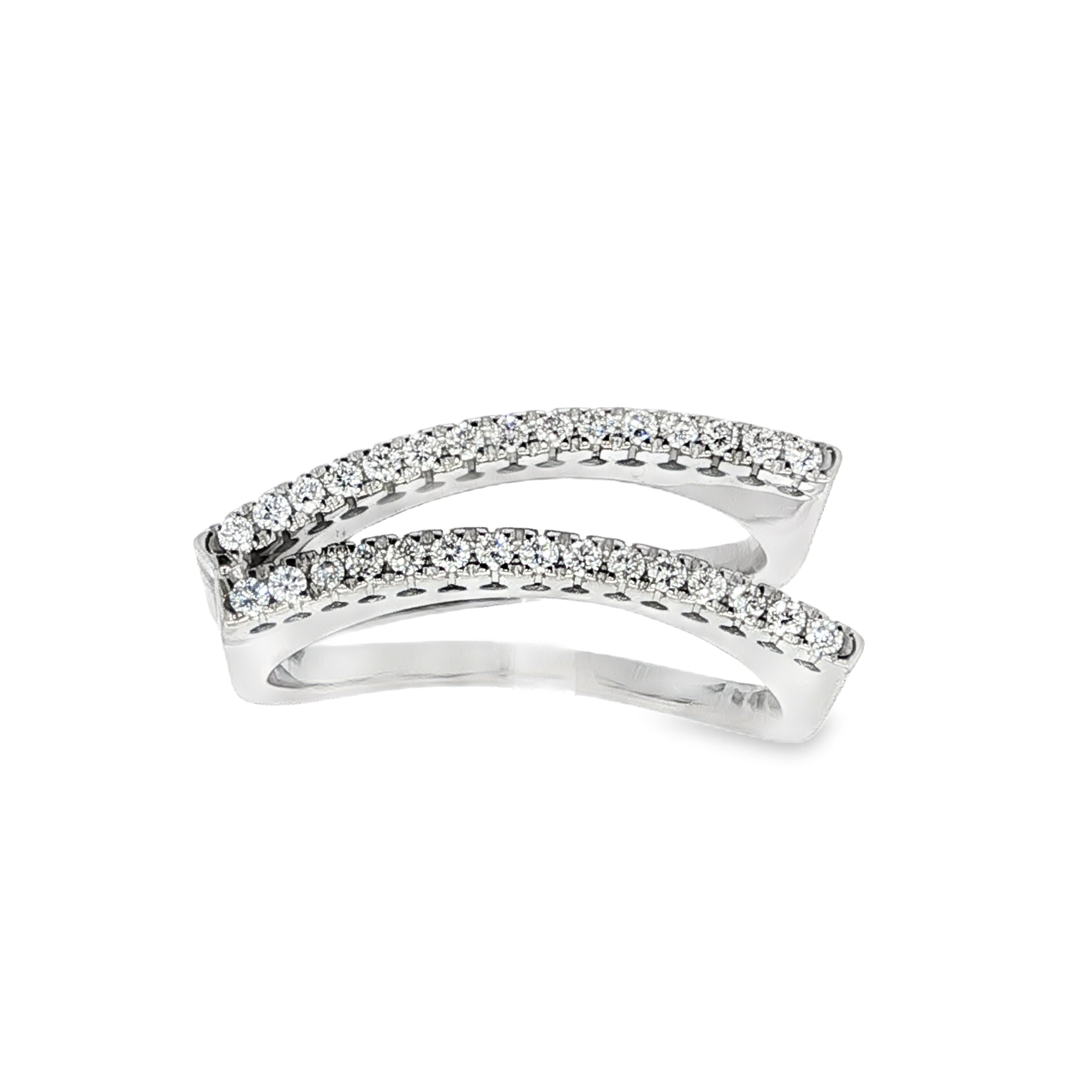 ANILLO V DE ORO BLANCO CON DIAMANTES