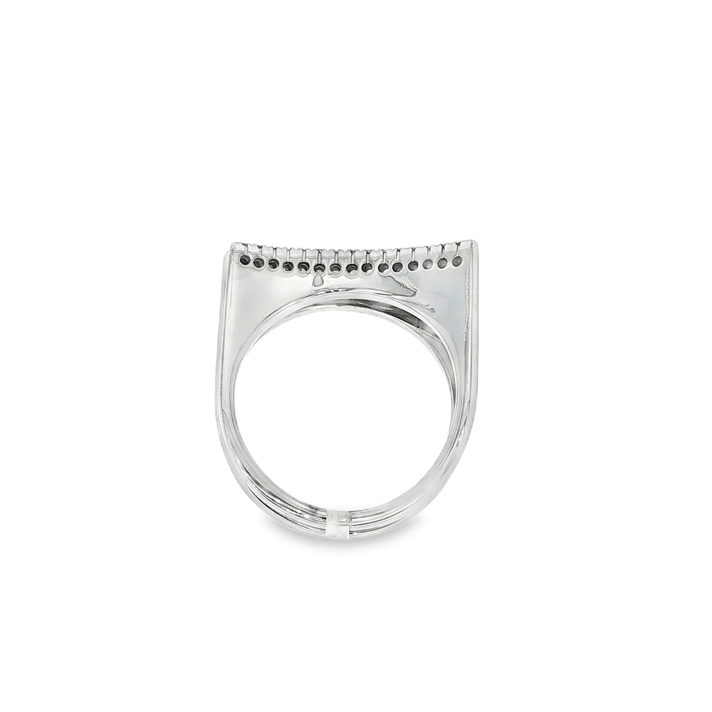 ANILLO V DE ORO BLANCO CON DIAMANTES