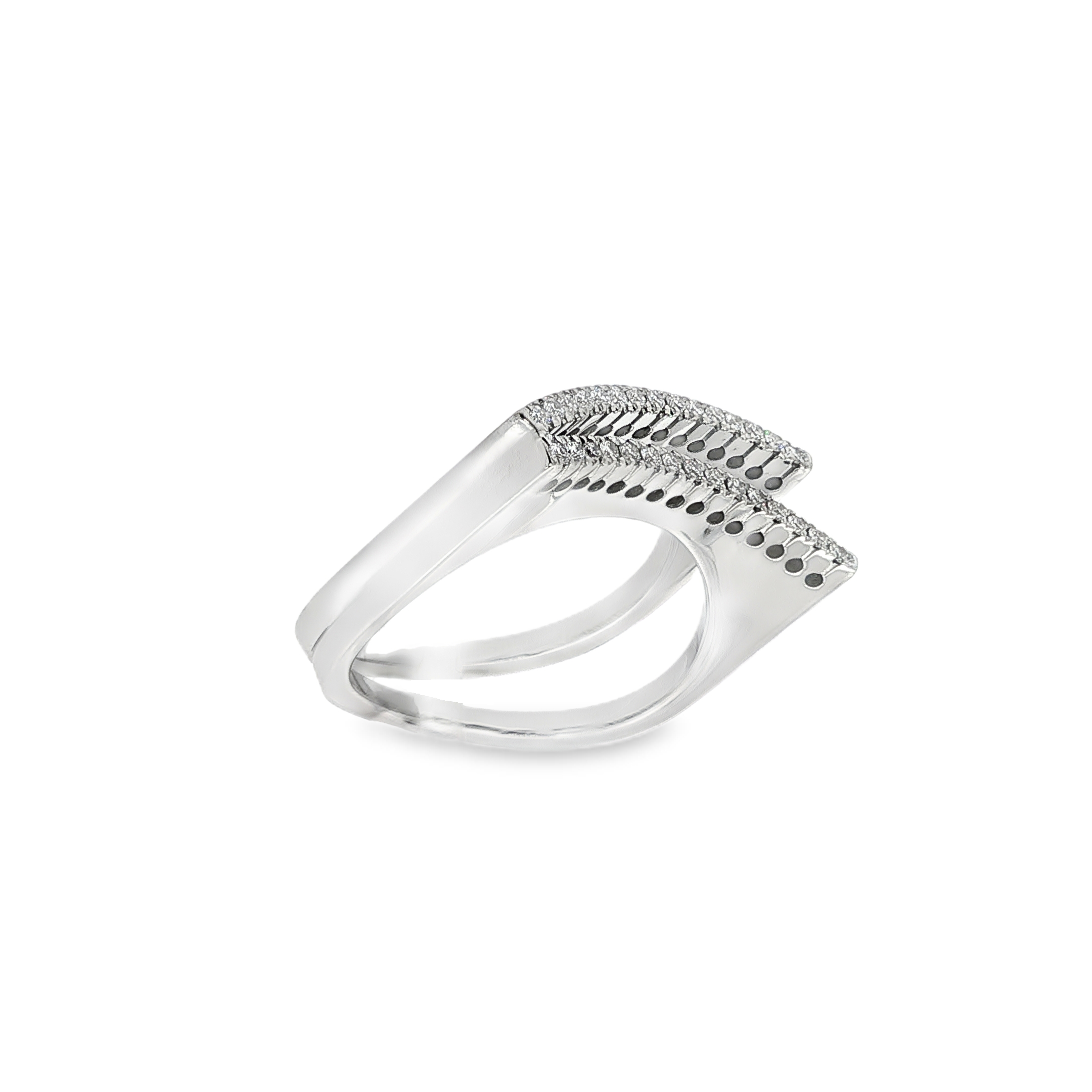 ANILLO V DE ORO BLANCO CON DIAMANTES