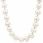 COLLAR DE PERLAS Y CIERRE ORO BLANCO