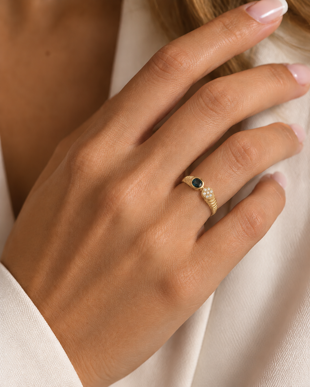 ANILLO ECLIPSE NOIR CON ZAFIRO Y DIAMANTES