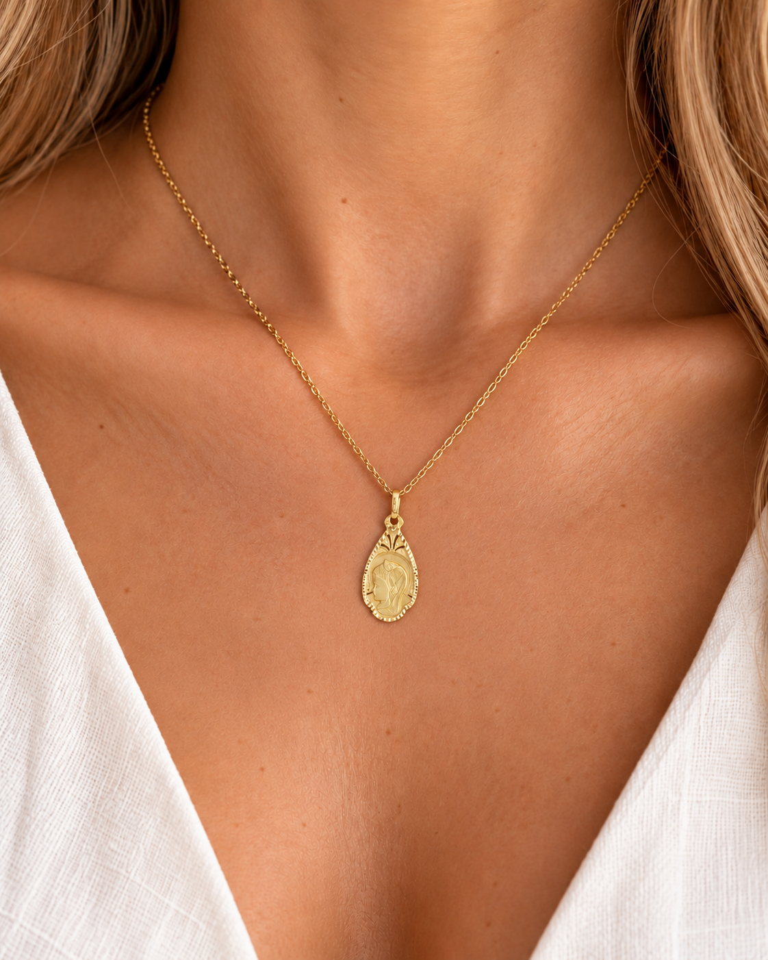 COLGANTE MEDALLA DE VIRGEN