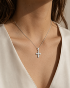 CRUZ ORO BLANCO CON CIRCONITAS