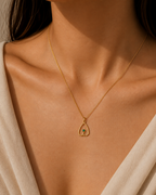 COLGANTE CORAZON CON ESMERALDA