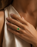 SORTIJA CON ESMERALDA Y DIAMANTES