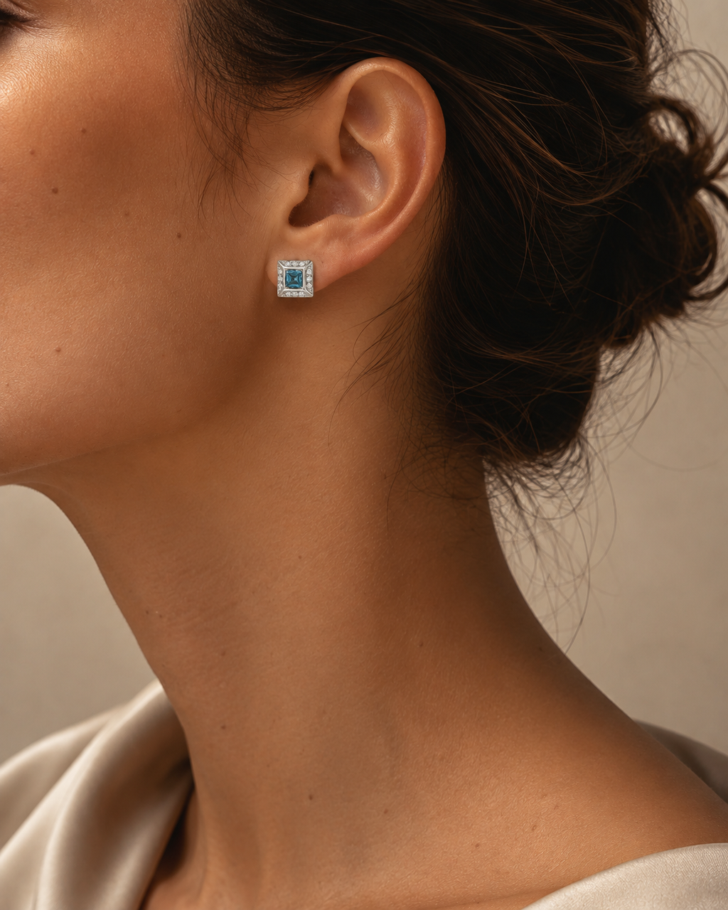 PENDIENTES CUADRADOS ORO BLANCO CON CIRCONITAS