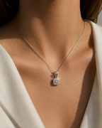 COLGANTE CUADRADO ORO BLANCO CON DIAMANTES