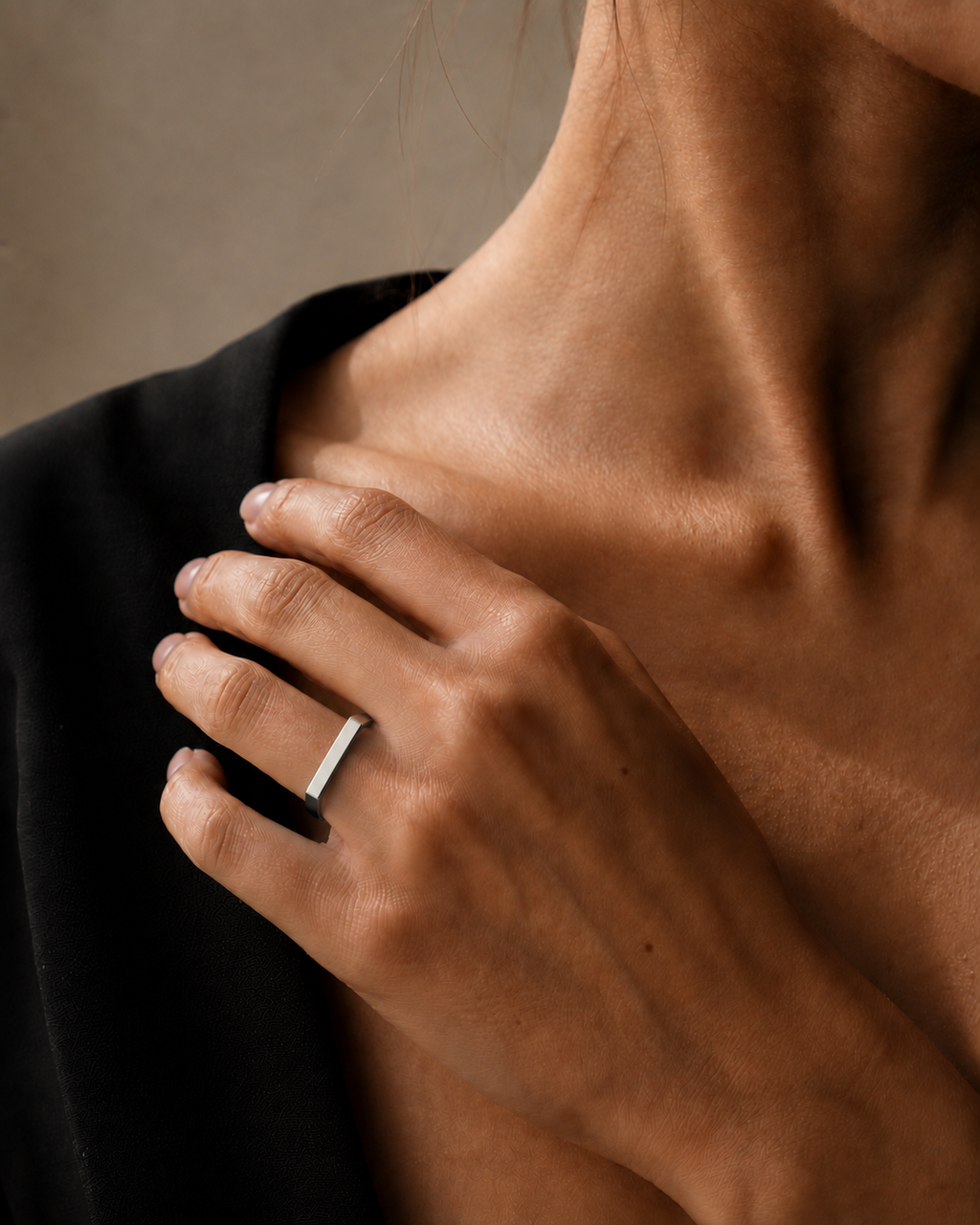 ANILLO CUADRADO ORO BLANCO
