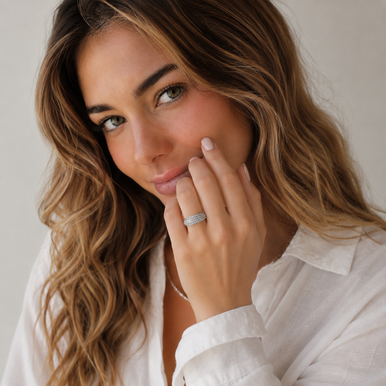 ANILLO DE ORO BLANCO CON DIAMANTES