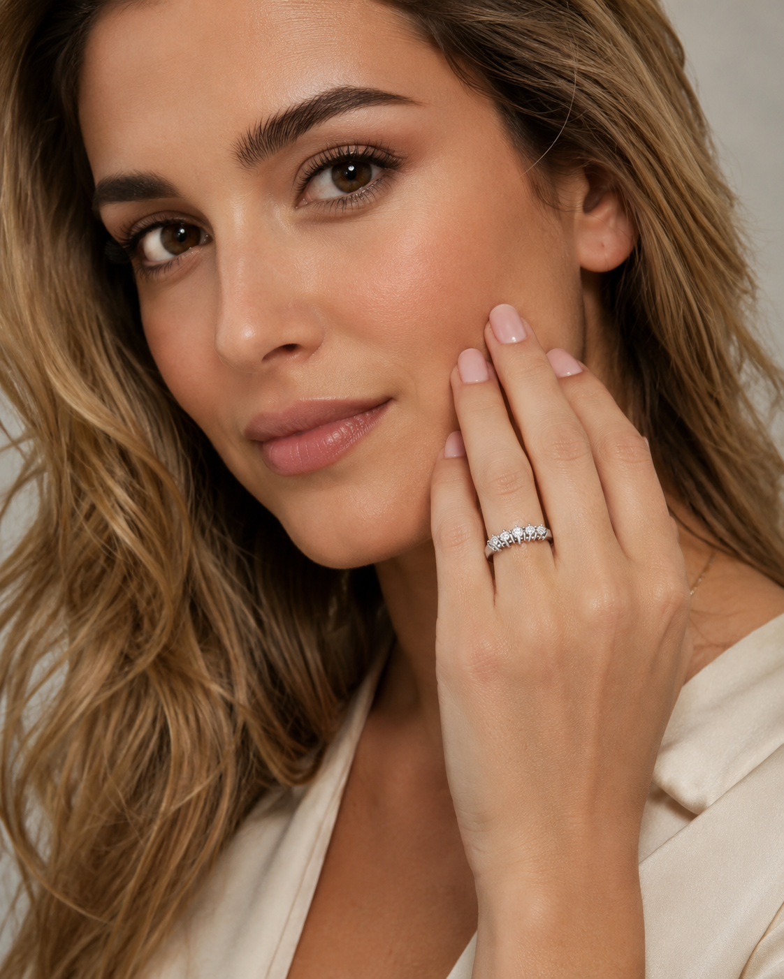 ANILLO CINQUILLO ORO BLANCO CON DIAMANTES