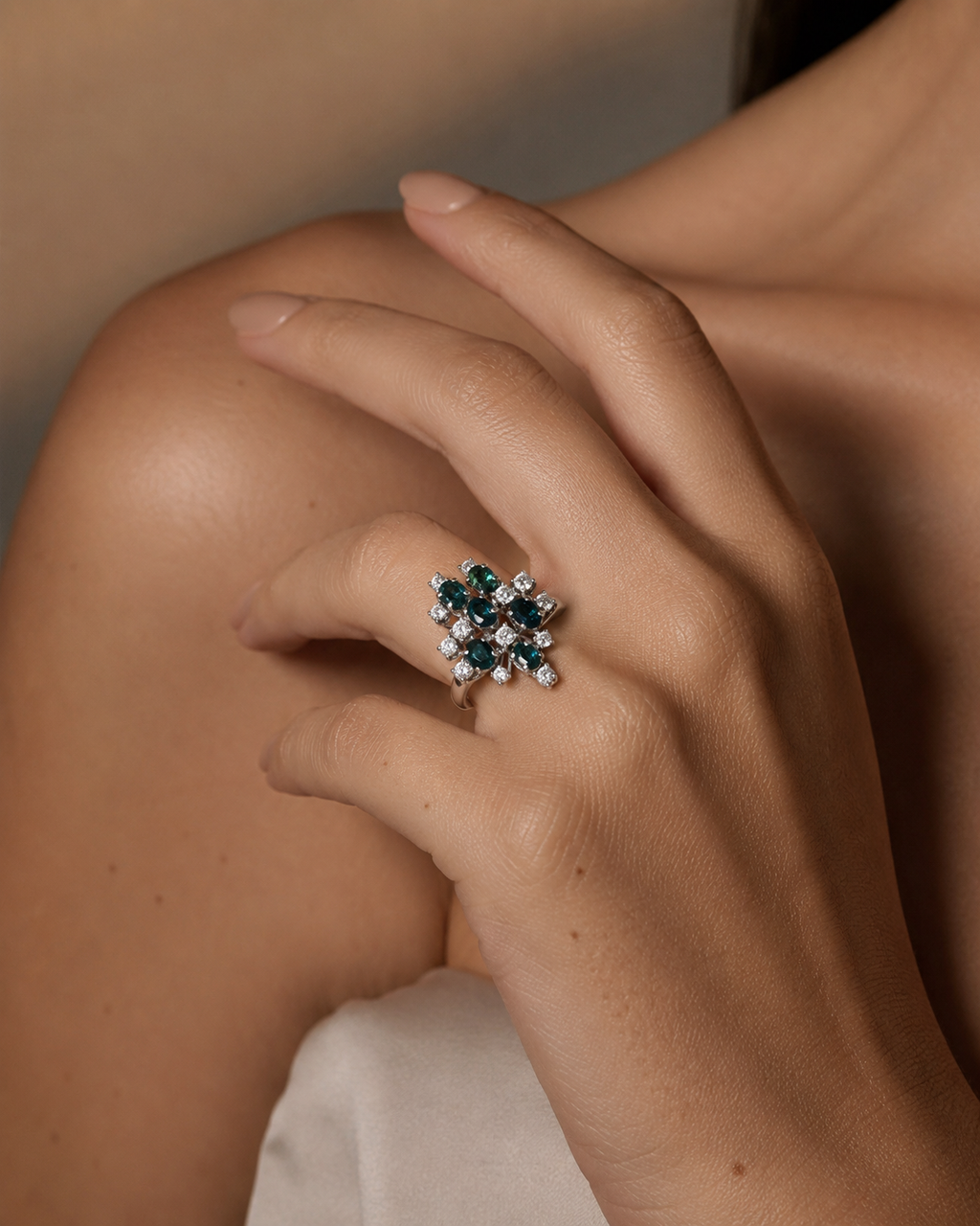 ANILLO COSTELACION CON DIAMANTES Y ZAFIROS