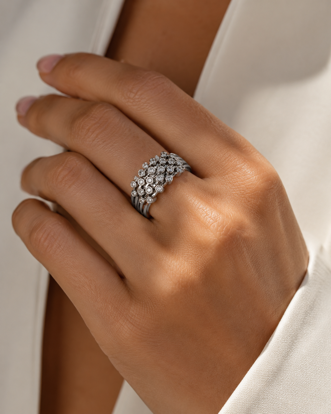 ANILLO CORALES ORO BLANCO CON DIAMANTES