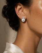 PENDIENTES ORO BLANCO CON DIAMANTES Y MEDIAS PERLAS
