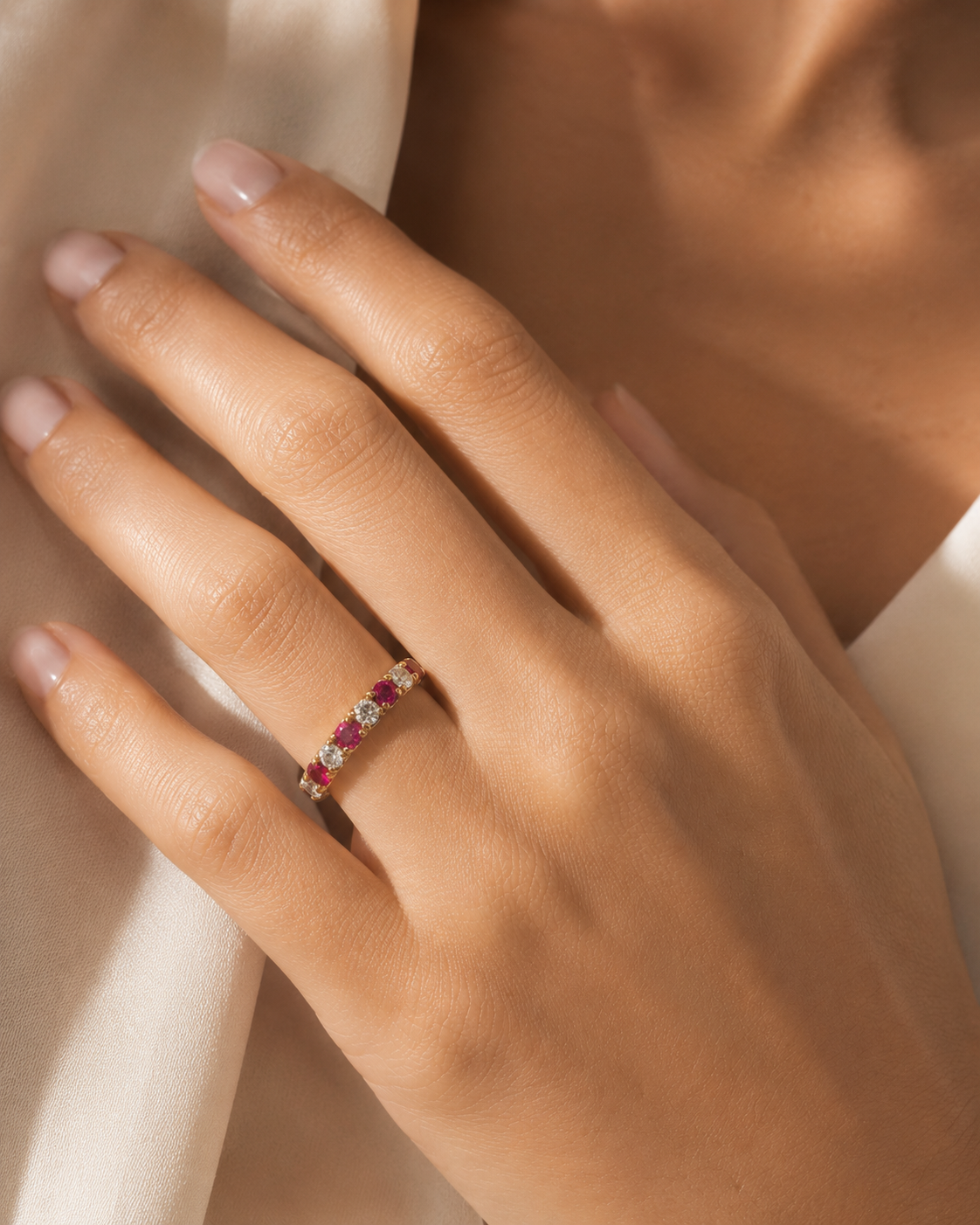 ANILLO 4 RUBIES Y 3 BRILLANTES