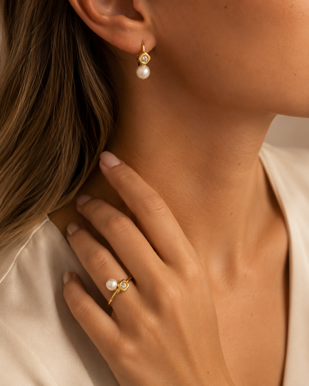 CONJUNTO SORTIJA Y PENDIENTES PERLAS Y CIRCONITAS