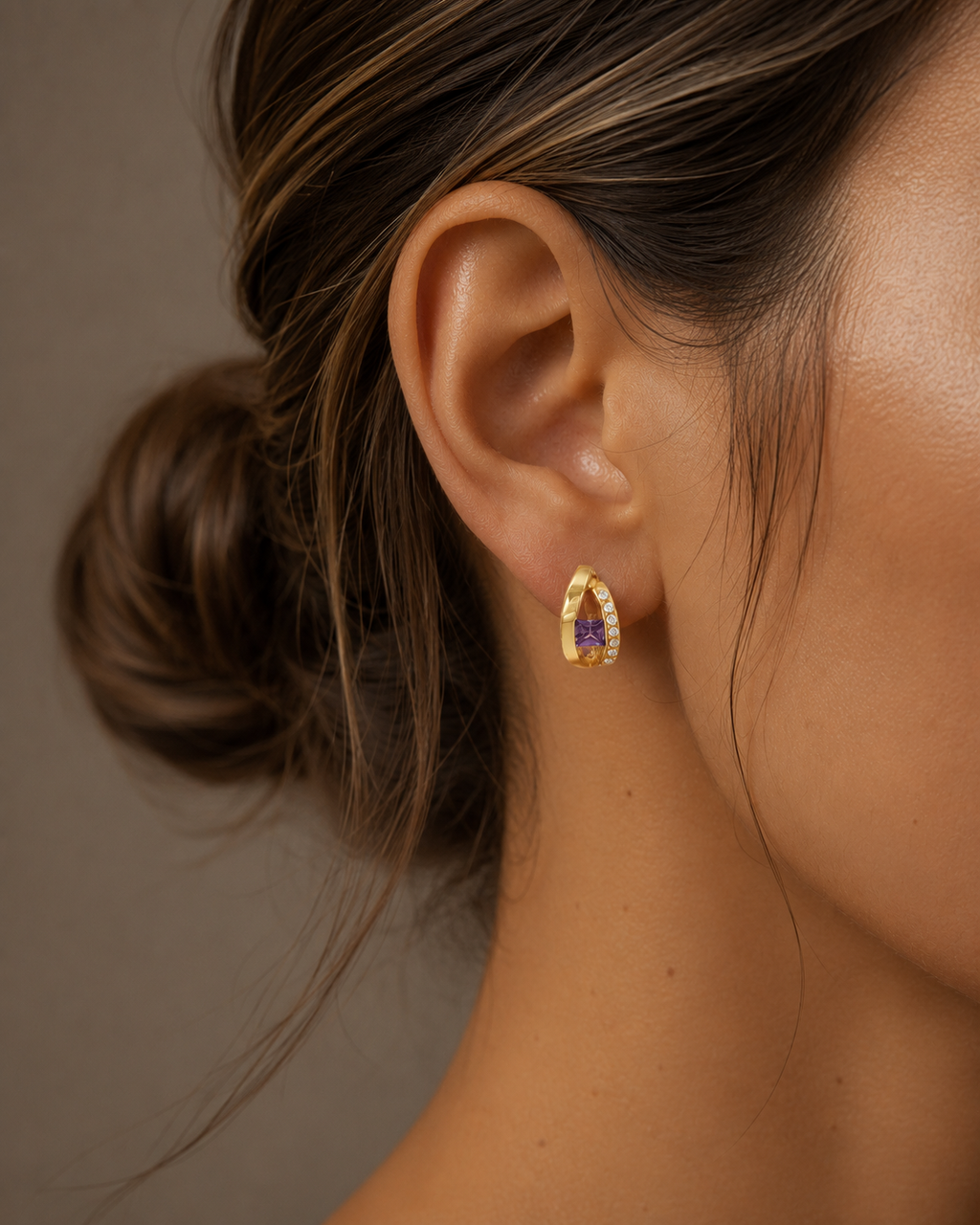 PENDIENTES ORBITA VIOLETA CON CIRCONITAS