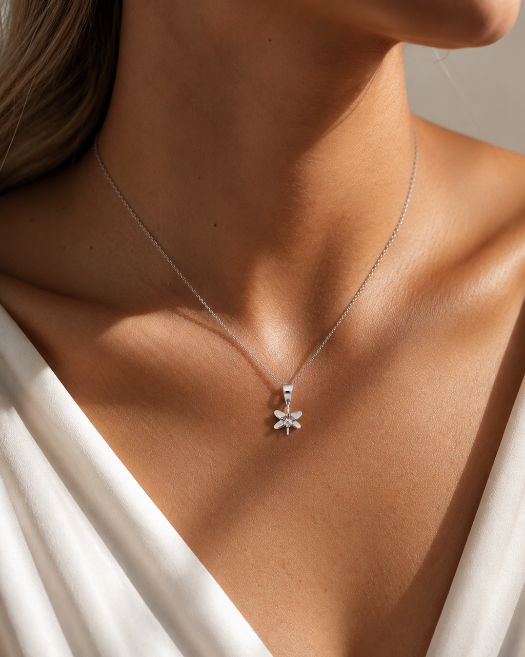 DIJE ESTRELLA CON DIAMANTE