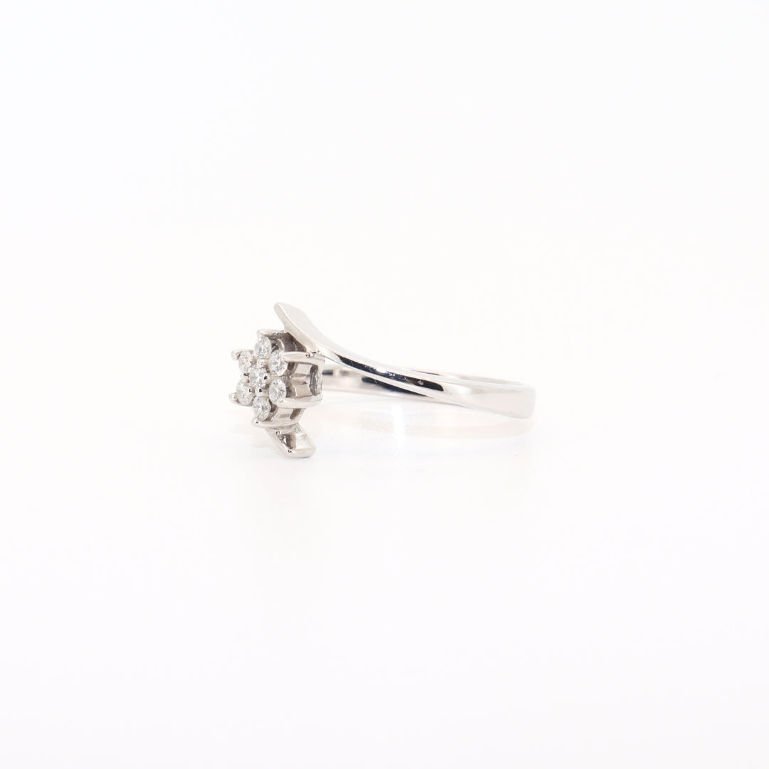 SORTIJA ORO BLANCO FLOR 7 DIAMANTES