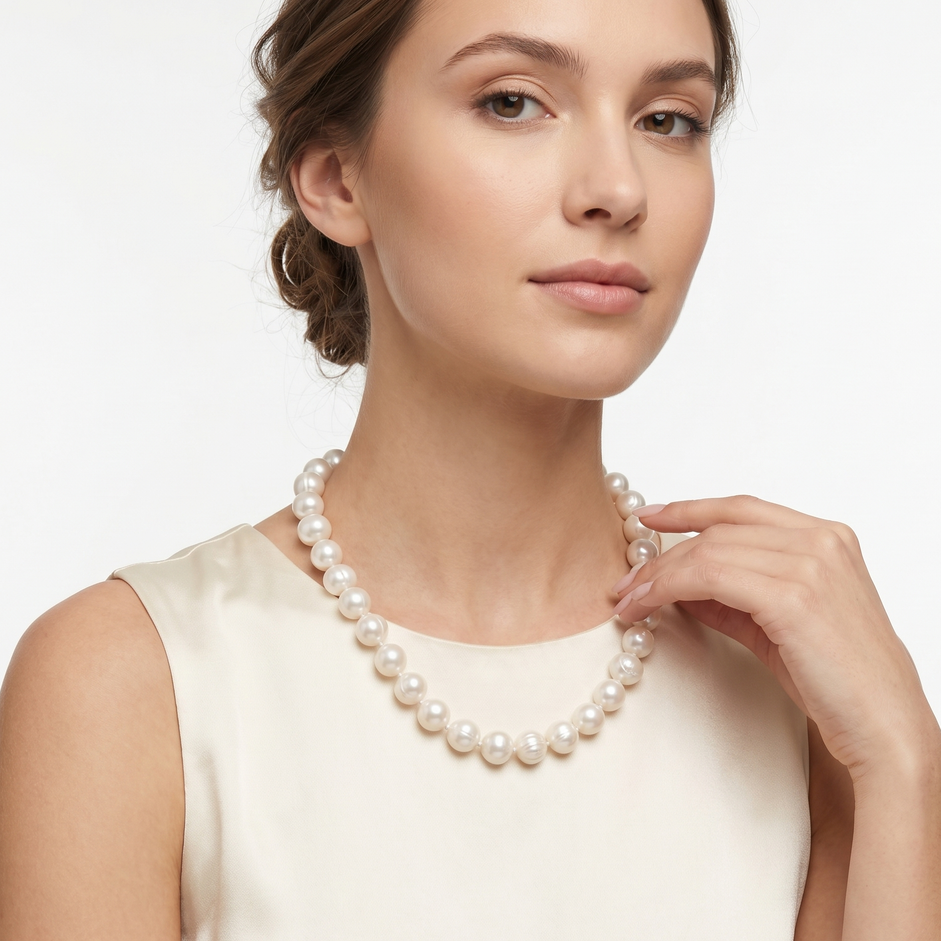 COLLAR DE PERLAS Y CIERRE ORO BLANCO
