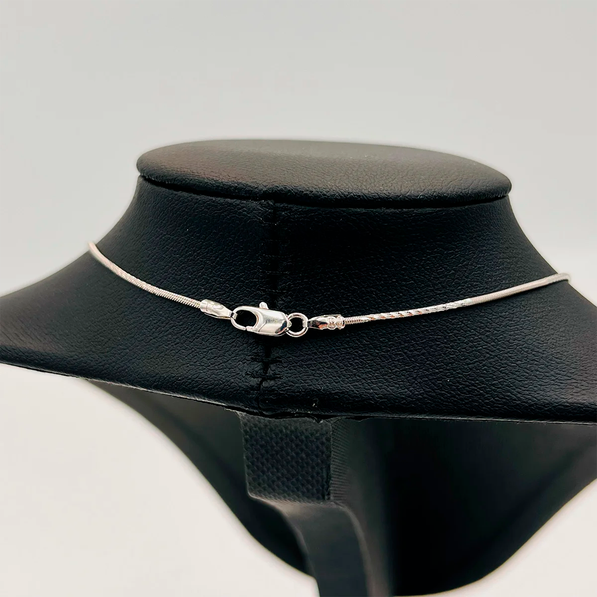COLLAR ORO BLANCO COLA DE RATON Y COLGANTE BRILLANTE