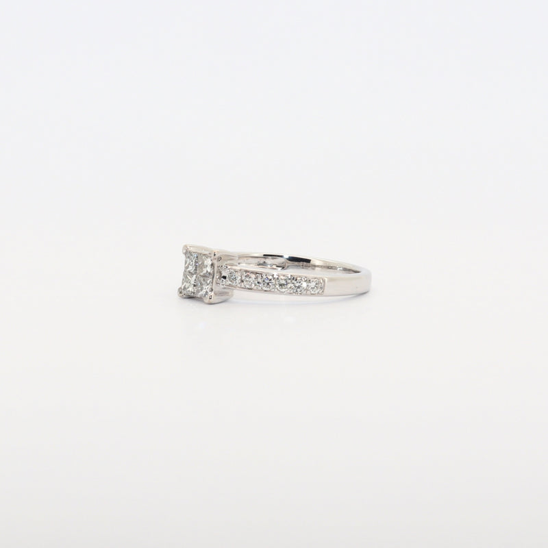 SOLITARIO ORO BLANCO CON DIAMANTES