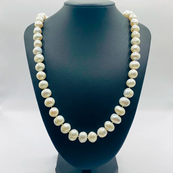 COLLAR DE PERLAS Y CIERRE ORO BLANCO