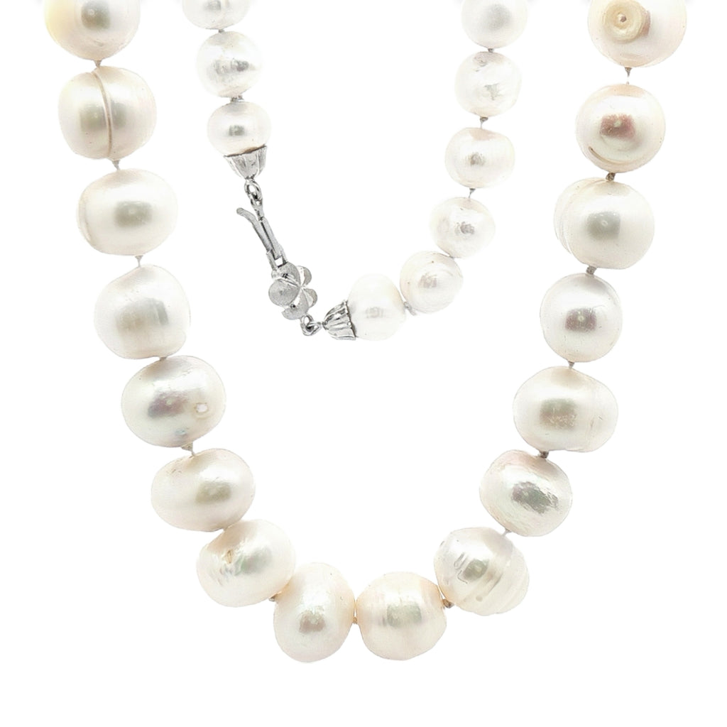 COLLAR DE PERLAS Y CIERRE ORO BLANCO