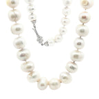 COLLAR DE PERLAS Y CIERRE ORO BLANCO