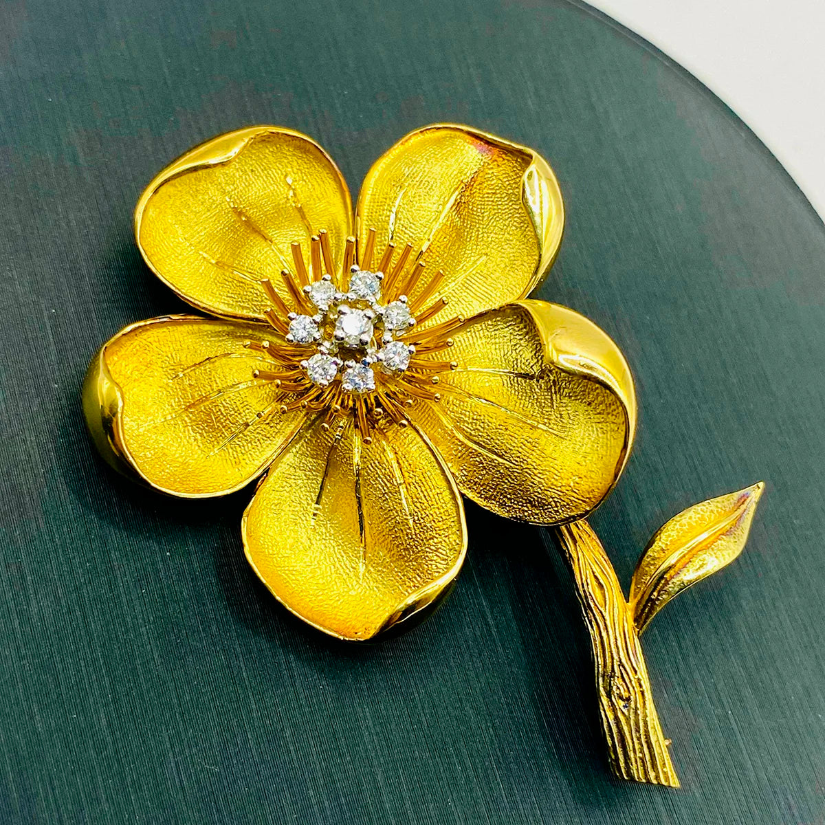 BROCHE FLOR CON BRILLANTES