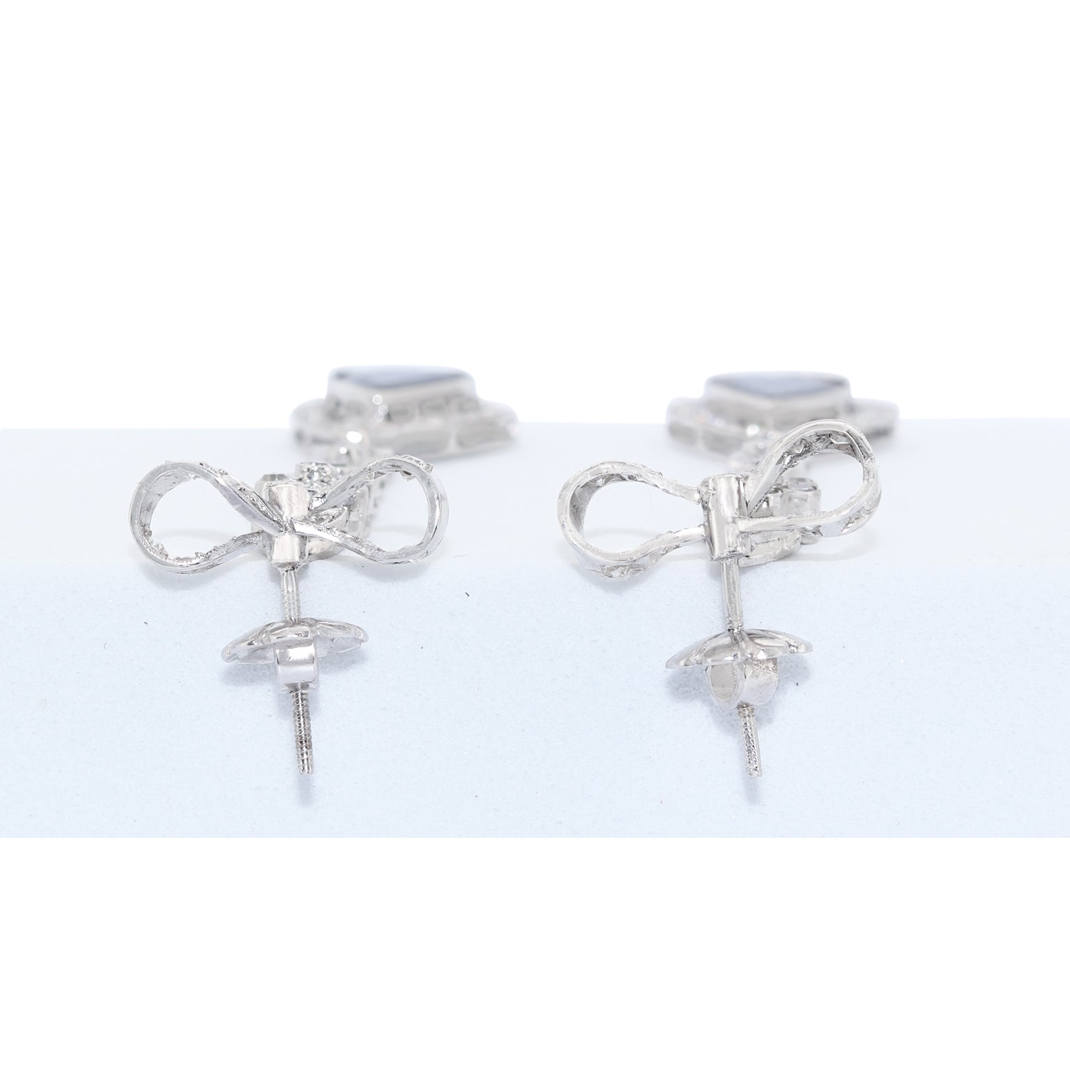 PENDIENTES LARGOS ORO BLANCO CON ZAFIROS Y DIAMANTES