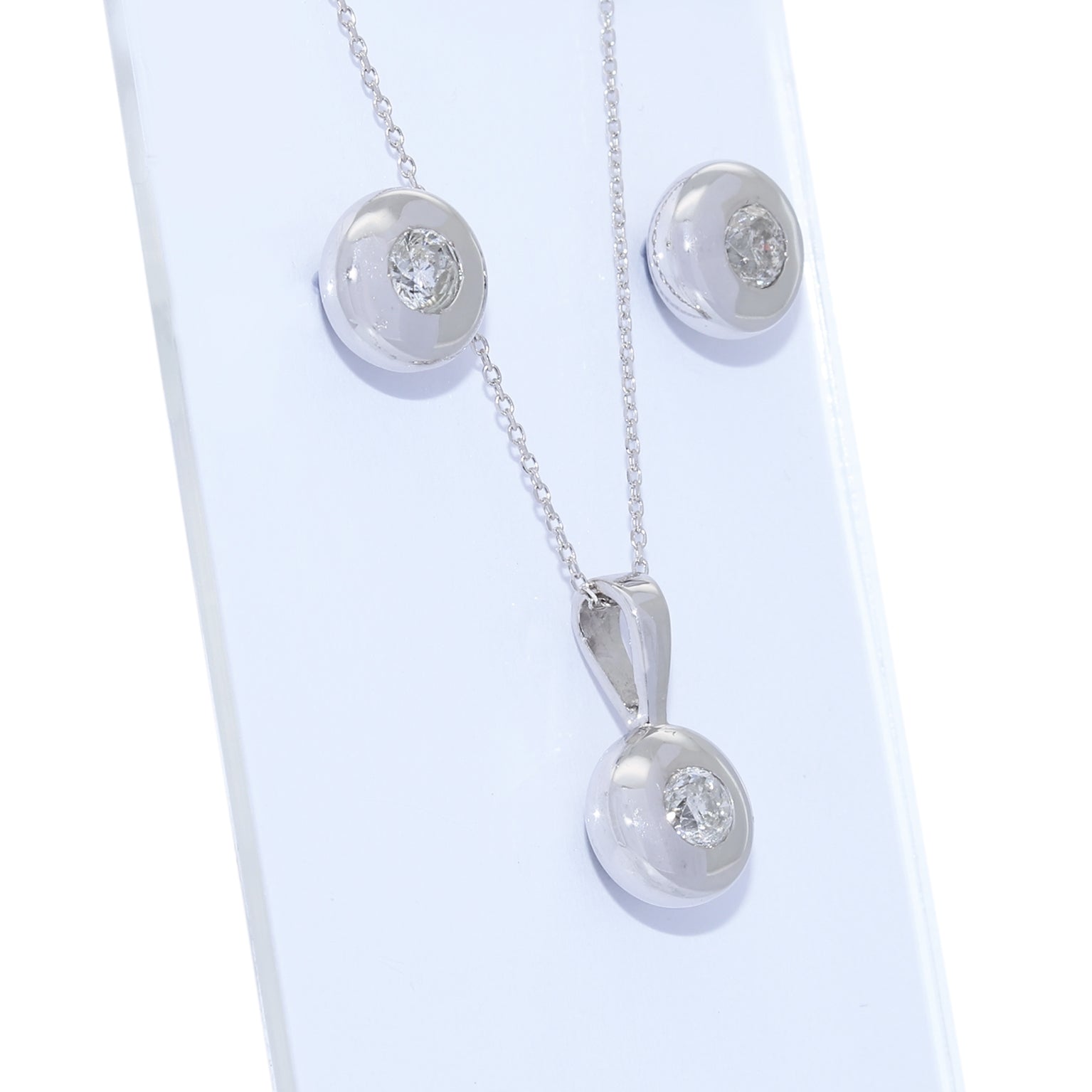CONJUNTO PENDIENTES + COLGANTE CON DIAMANTES