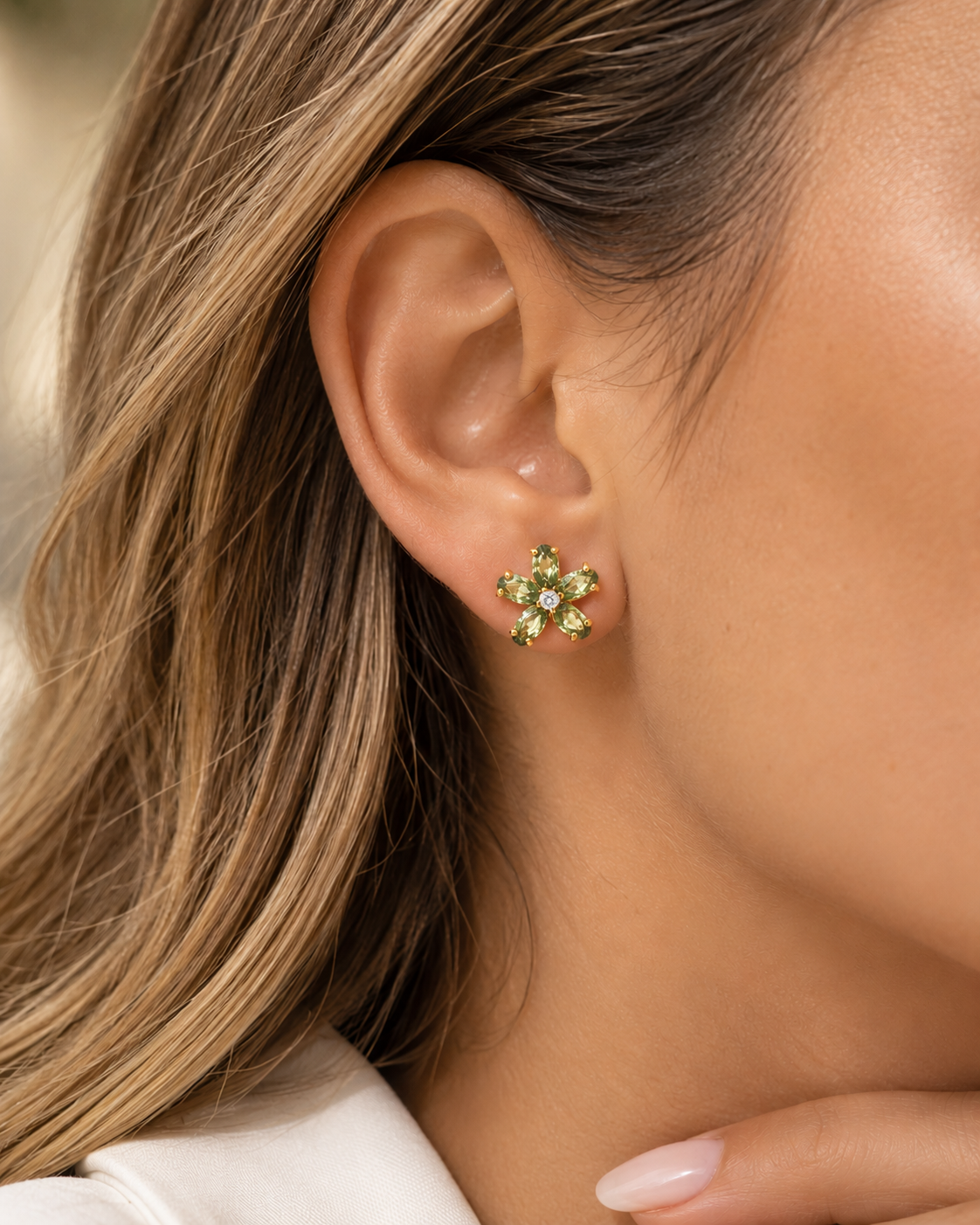PENDIENTES FLOR VERDE CON CIRCONITAS
