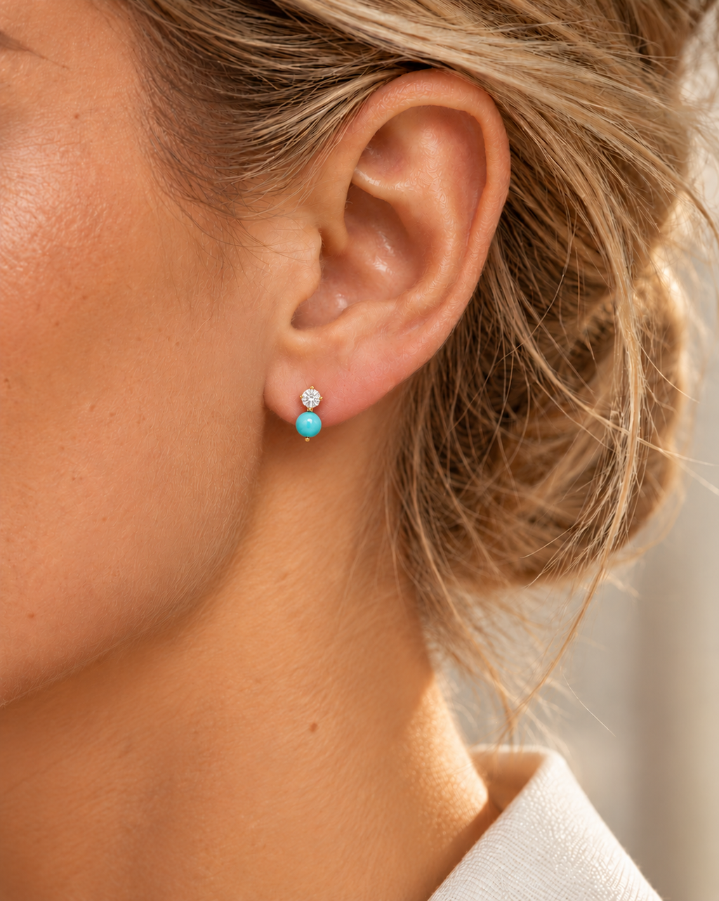 PENDIENTES CORAL AZUL CON CIRCONITAS