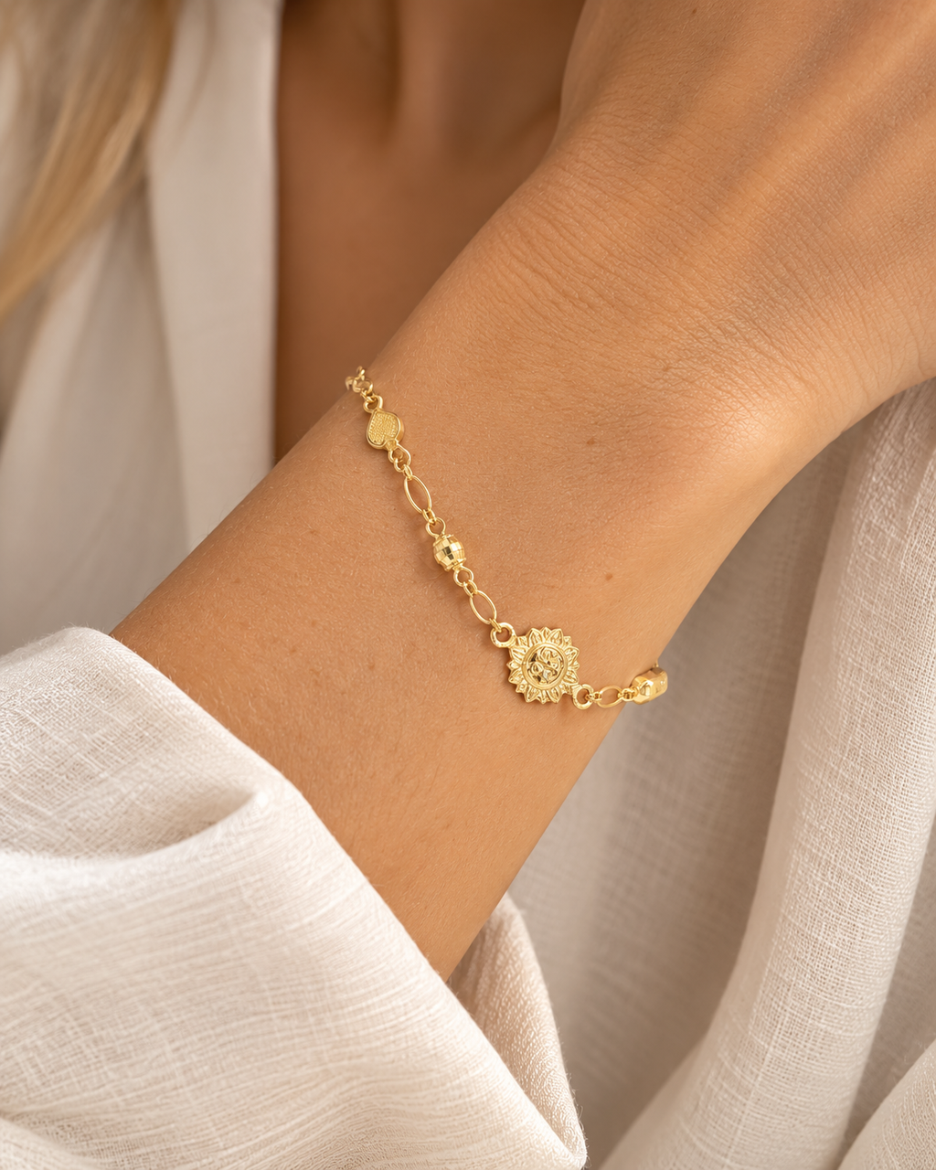 PULSERA SOL LUNA Y CORAZON